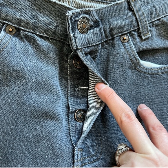 Vintage Student Fit Button Fly Levis - Picture 3 of 5